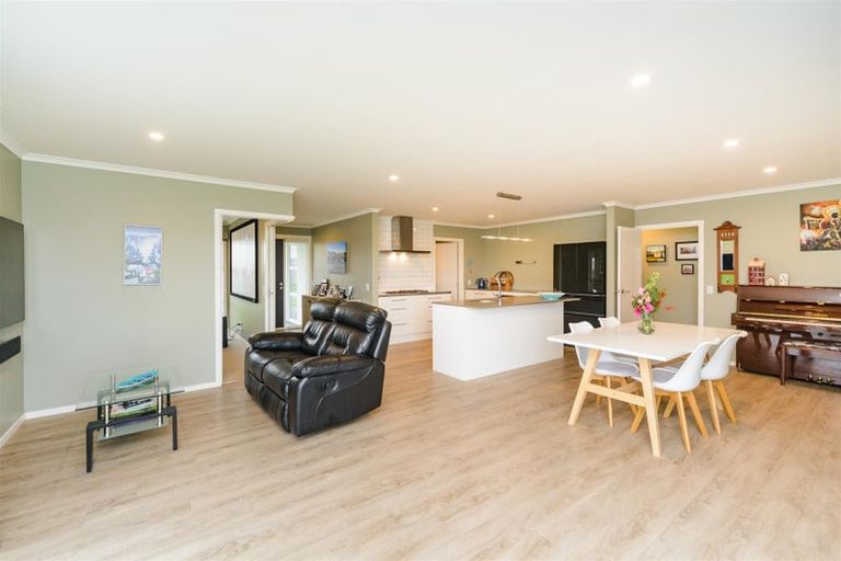 Photo of property in 19 George Street, Bulls, 4818