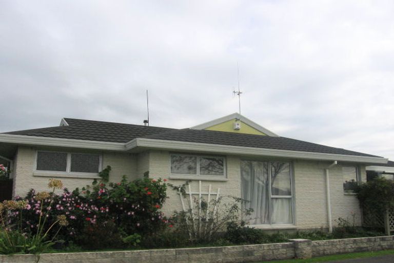 Photo of property in 16 Chippendale Crescent, Highbury, Palmerston North, 4412