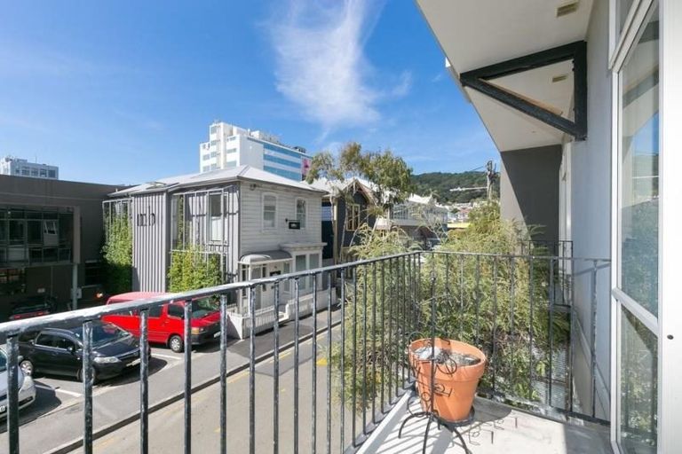 Photo of property in De Vere Apartments, 23/23 Tennyson Street, Te Aro, Wellington, 6011