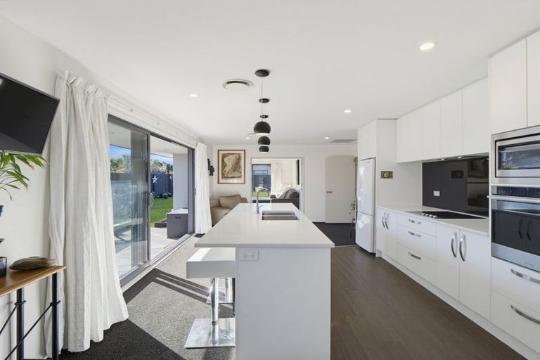 Photo of property in 35 Marriotts Road, North New Brighton, Christchurch, 8083