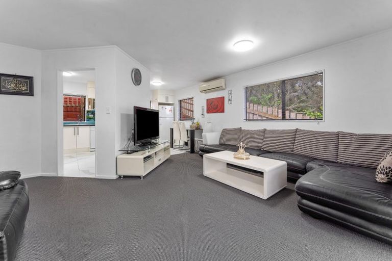 Photo of property in 1/51 Vandeleur Avenue, Birkdale, Auckland, 0626