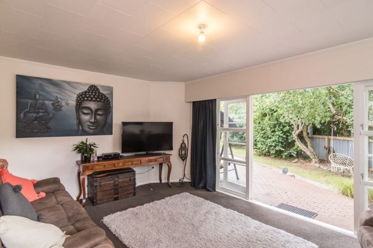 Photo of property in 7 Buckley Grove, Paraparaumu, 5032