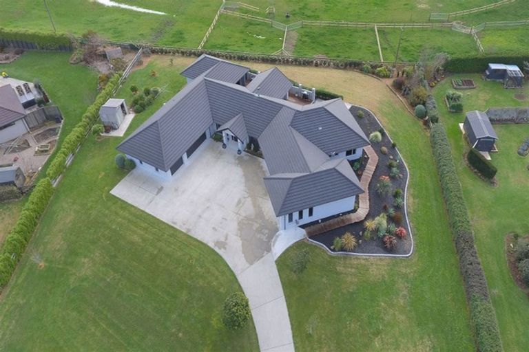 Photo of property in 3 Millbrook Drive, Waiuku, 2683