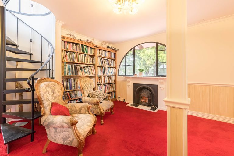 Photo of property in 35 Tawini Road, Titirangi, Auckland, 0604