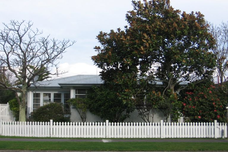 Photo of property in 26 College Street, Awapuni, Palmerston North, 4412