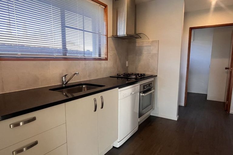 Photo of property in 32 Karnak Crescent, Russley, Christchurch, 8042