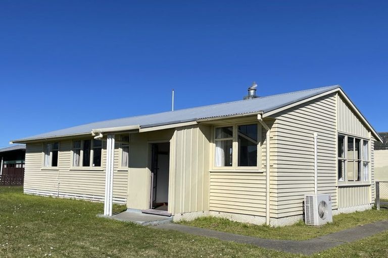 Photo of property in 400 Kiwi Place, Camberley, Hastings, 4120