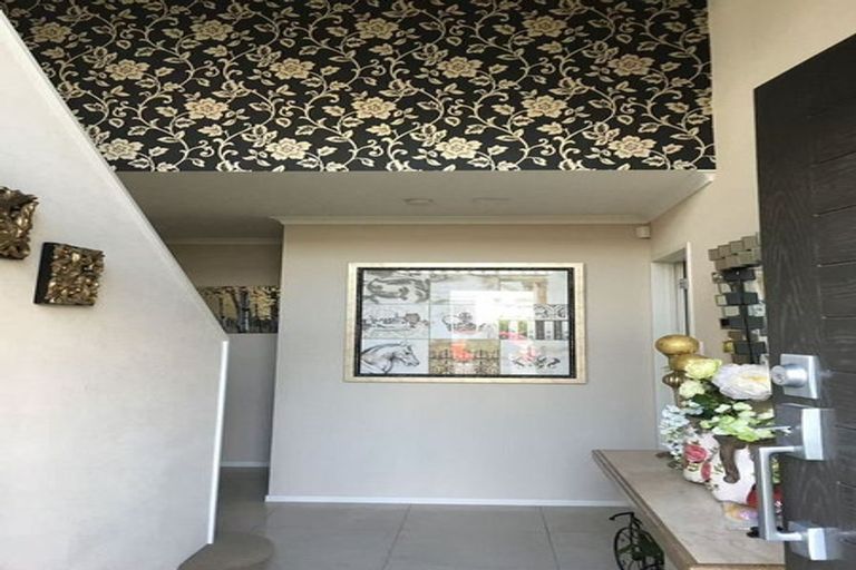 Photo of property in 2 Oakhurst Avenue, Flat Bush, Auckland, 2019