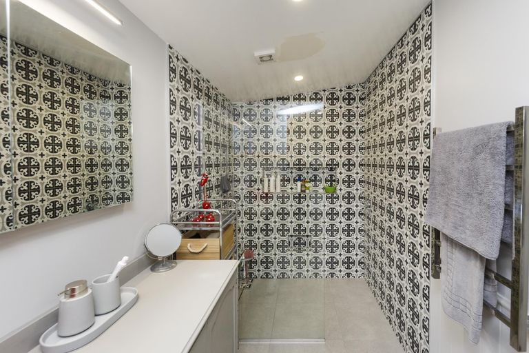 Photo of property in 28 Peppertree Glade, Kelvin Grove, Palmerston North, 4414