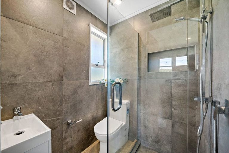 Photo of property in 2 Glengarry Road, Glen Eden, Auckland, 0602