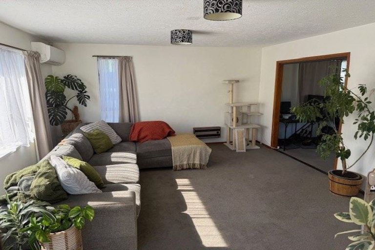 Photo of property in 76 Queenspark Drive, Parklands, Christchurch, 8083