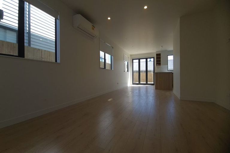 Photo of property in 15 Walsall Street, Addington, Christchurch, 8024