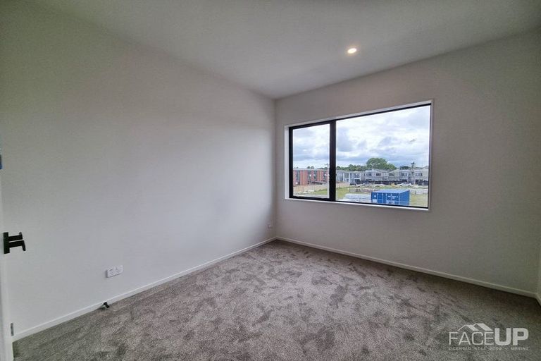 Photo of property in 6 Coast Garden Drive, Hobsonville, Auckland, 0616