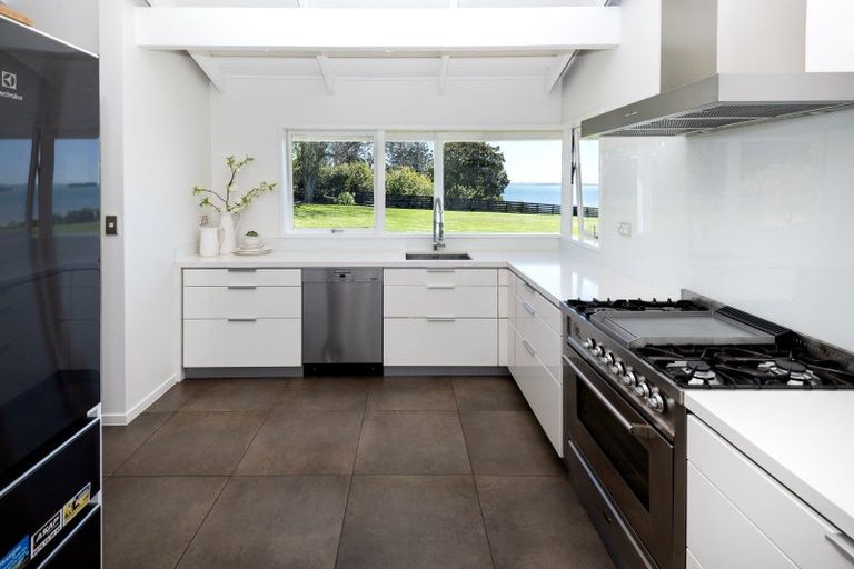 Photo of property in 339 Clifton Road, Whitford, Howick, 2571