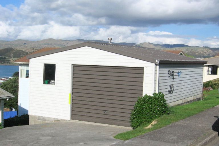 Photo of property in 5 Roiri Way, Titahi Bay, Porirua, 5022