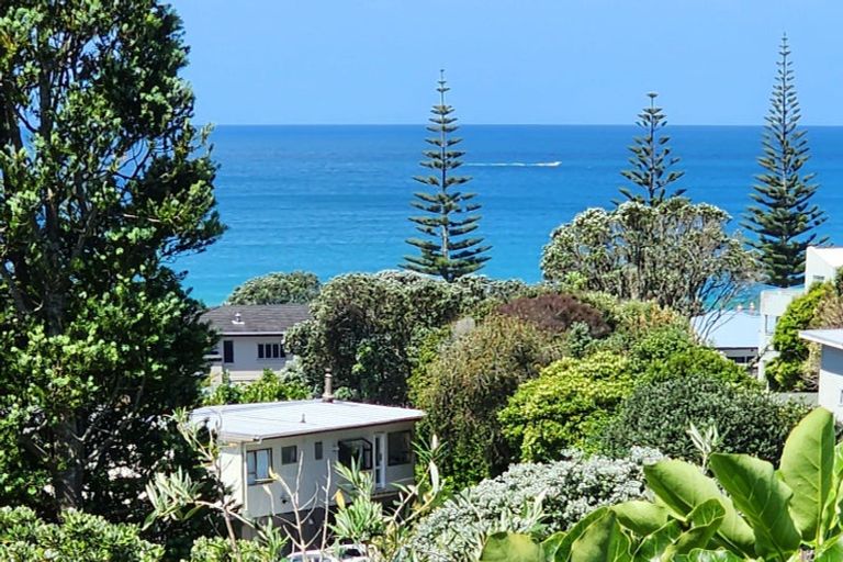 Photo of property in 127 Tuna Place, Onemana, Whangamata, 3691