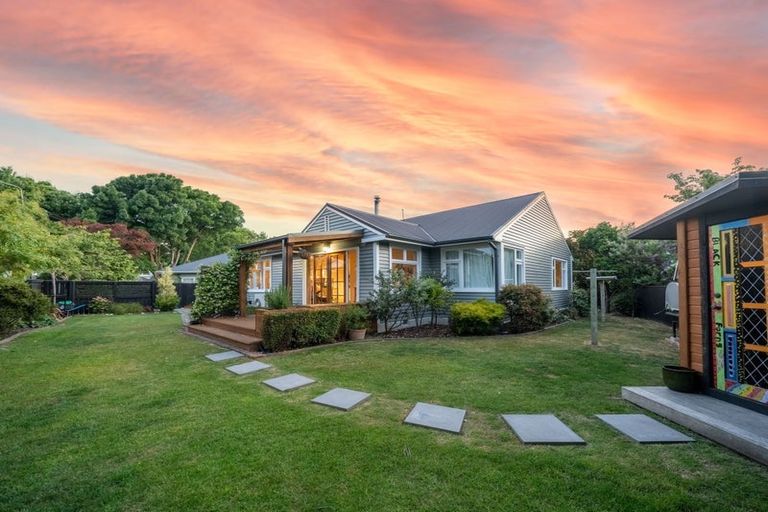 Photo of property in 252 Centaurus Road, Saint Martins, Christchurch, 8022