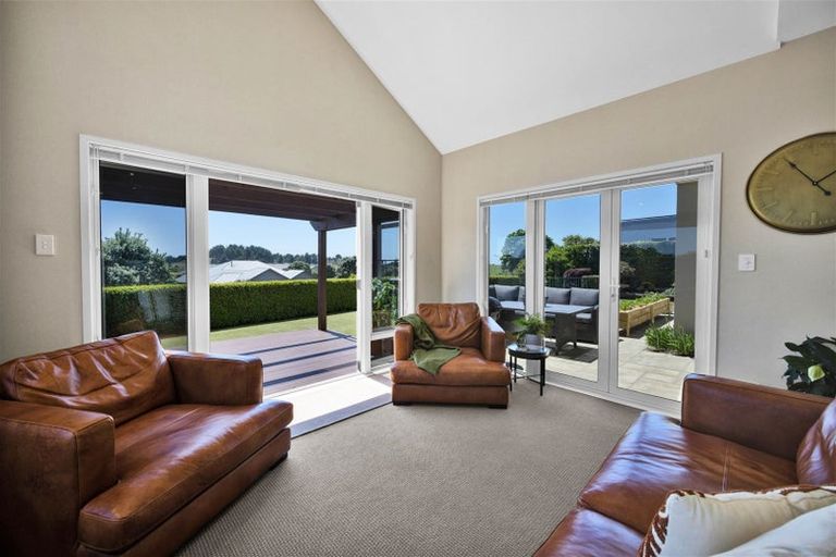 Photo of property in 10 Sampson Avenue, Waiwhakaiho, New Plymouth, 4312