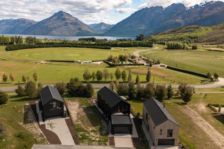 Photo of property in 17 Soudley Court, Jacks Point, Queenstown, 9371