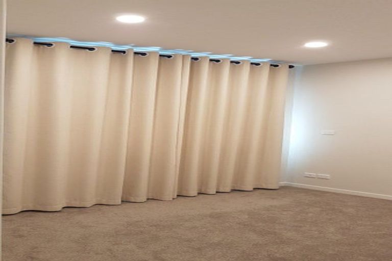 Photo of property in 80 Armstrong Farm Drive, East Tamaki Heights, Auckland, 2016