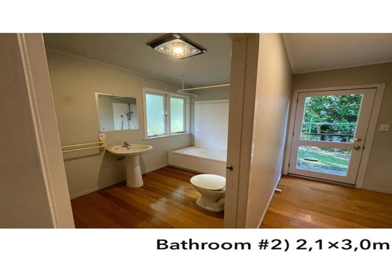 Photo of property in 47 Seaton Road, Murrays Bay, Auckland, 0630