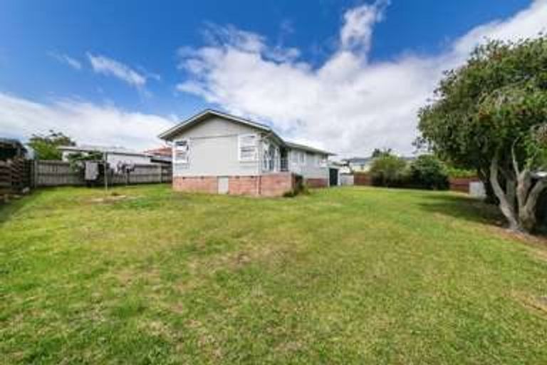 Photo of property in 13 Wycherley Drive, Bucklands Beach, Auckland, 2014