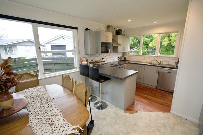 Photo of property in 9 Waterford Place, Westbrook, Palmerston North, 4412