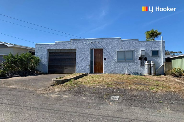 Photo of property in 19 Bath Street, Brighton, Dunedin, 9035