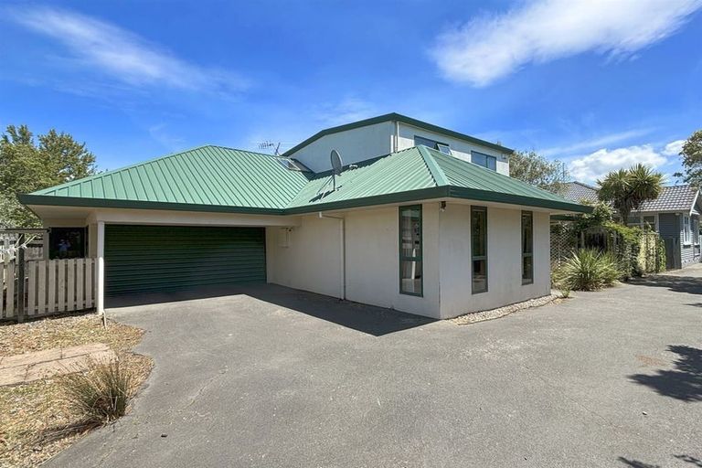 Photo of property in 136 Innes Road, St Albans, Christchurch, 8052