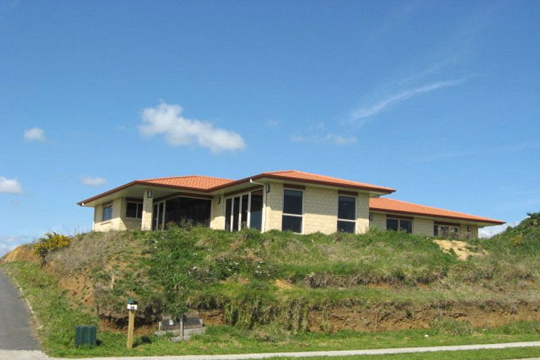 Photo of property in 58 Karamea Street, Whalers Gate, New Plymouth, 4310