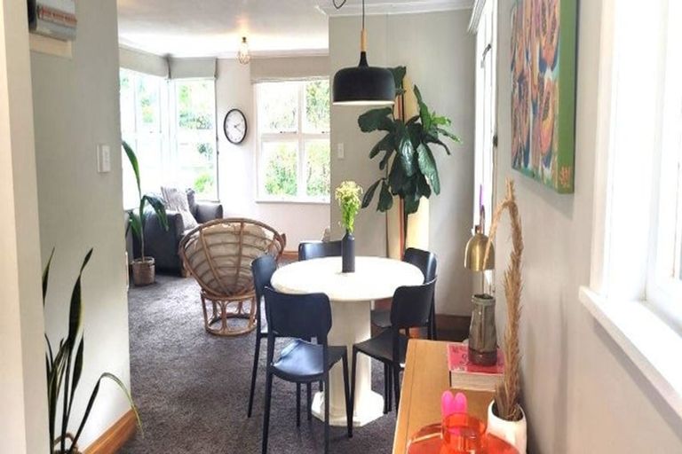 Photo of property in 6 View Road, Titahi Bay, Porirua, 5022