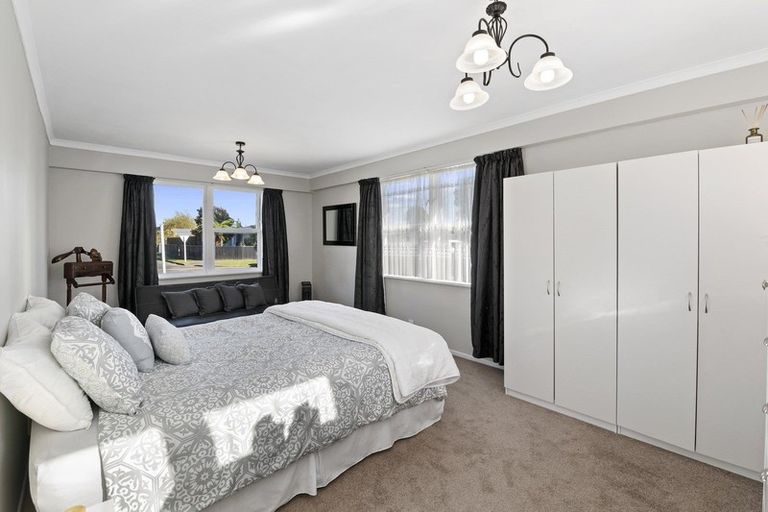 Photo of property in 10 Grenville Street, Levin, 5510