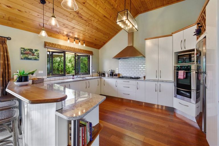 Photo of property in 64 Muhunoa Road West, Ohau, Levin, 5570