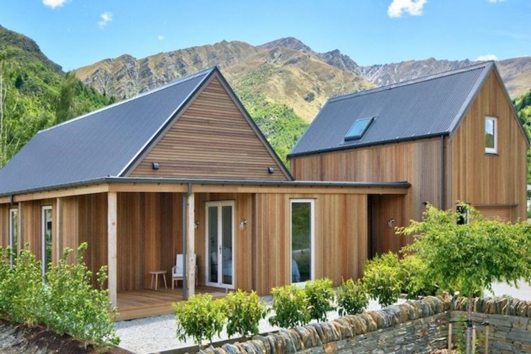 Photo of property in 5 Flynn Lane, Arrowtown, 9302