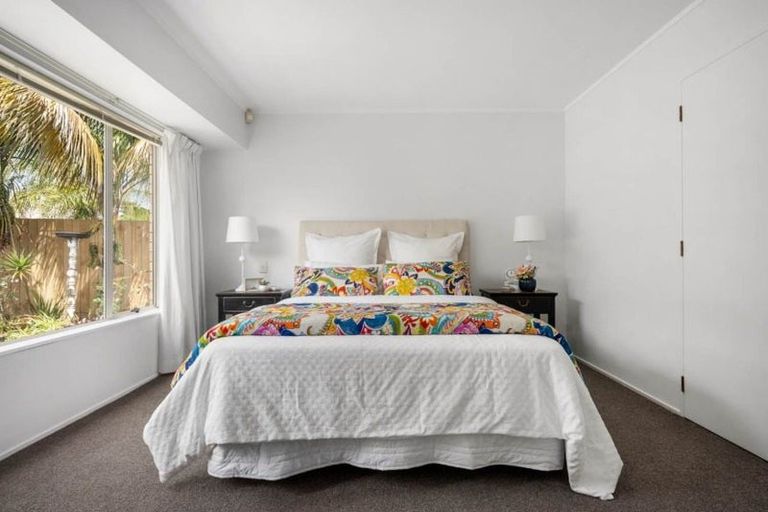 Photo of property in 2/12 Nakhle Place, Manurewa, Auckland, 2105