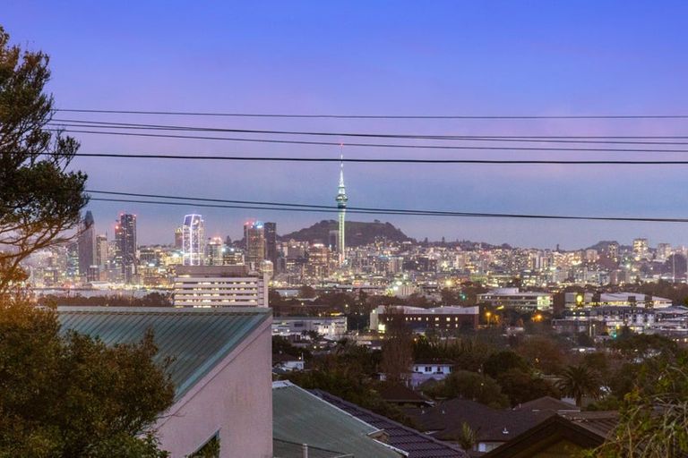 Photo of property in 219 East Coast Road, Campbells Bay, Auckland, 0620