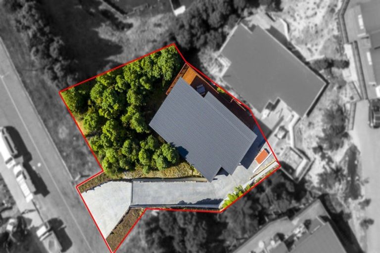 Photo of property in 61a Riverstone Drive, Riverstone Terraces, Upper Hutt, 5018