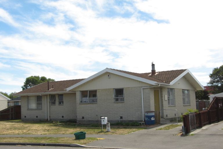 Photo of property in 8 Karlaw Place, Parklands, Christchurch, 8083