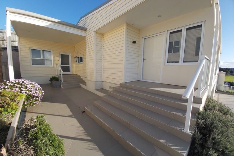 Photo of property in 4 Hamblyn Street, Strandon, New Plymouth, 4312