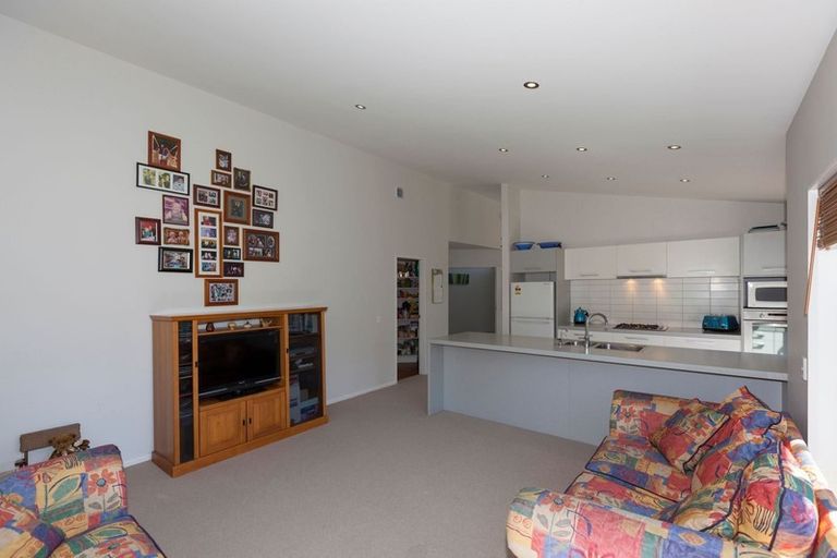Photo of property in 26 Bluewater Place, Paraparaumu, 5032