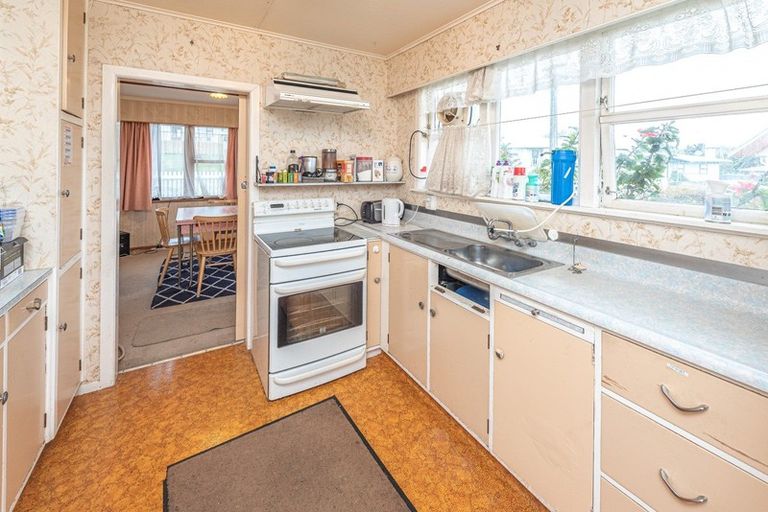 Photo of property in 30 Lee Street, Castlecliff, Whanganui, 4501