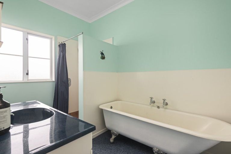 Photo of property in 71 Cashmere Drive, Fitzherbert, Palmerston North, 4410