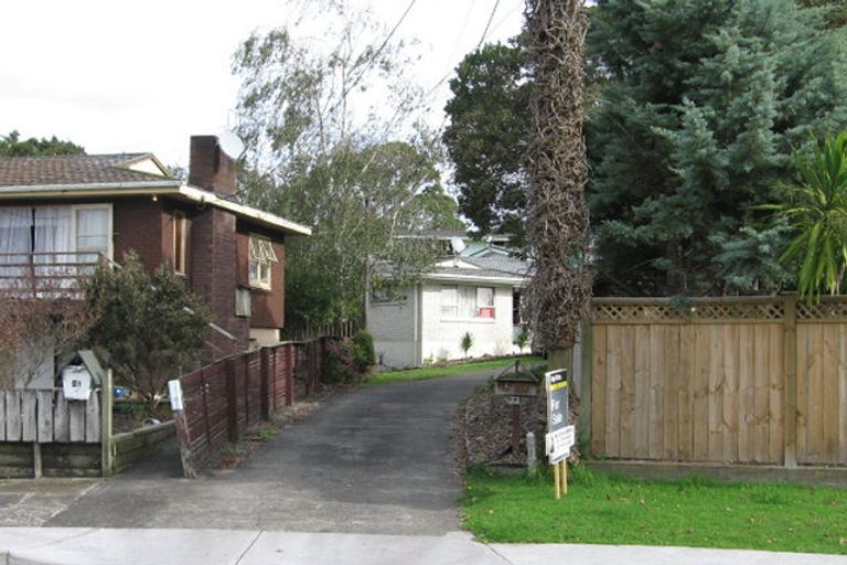 Photo of property in 1/33 Lowtherhurst Road, Massey, Auckland, 0614