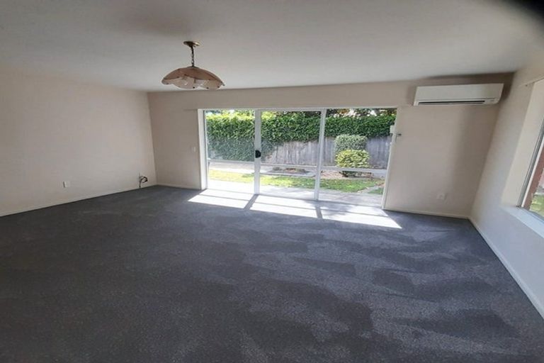 Photo of property in 2/86 Aorangi Road, Bryndwr, Christchurch, 8053