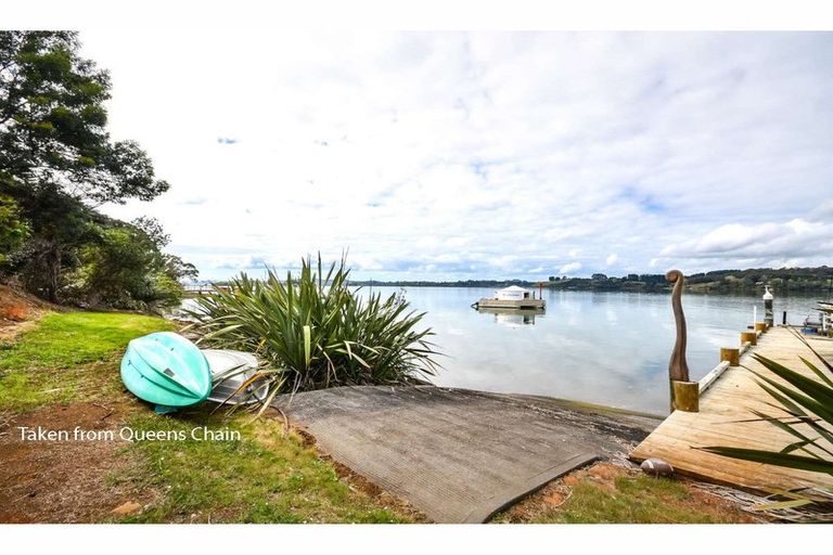 Photo of property in 28 Rangitane Loop Road, Kerikeri, 0294