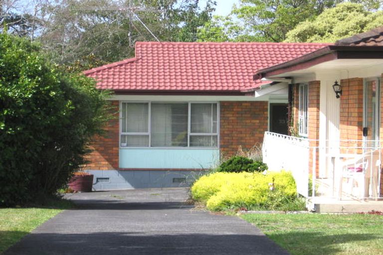 Photo of property in 2/21 Manhattan Heights, Glendene, Auckland, 0602