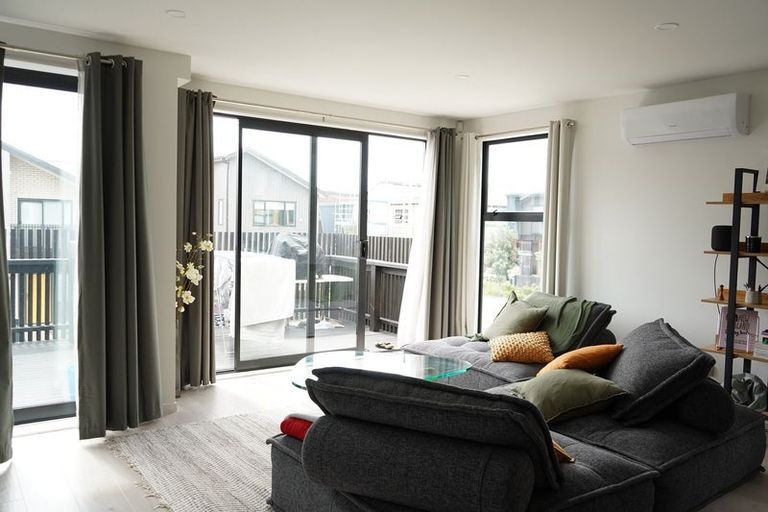 Photo of property in 7 Desalt Drive, Hobsonville, Auckland, 0616