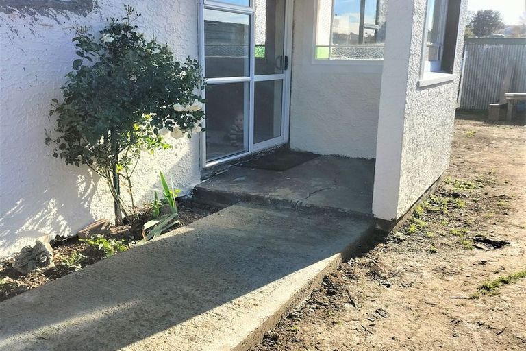 Photo of property in 33 Main Road, Owaka, 9535