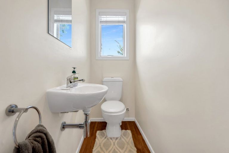 Photo of property in 12 Lane Road, Weymouth, Auckland, 2103