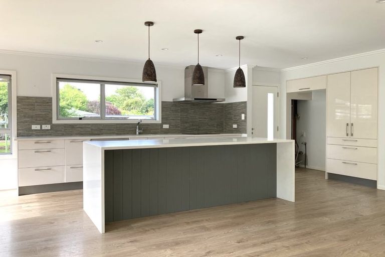 Photo of property in 395 Main Road, Huapai, Kumeu, 0810